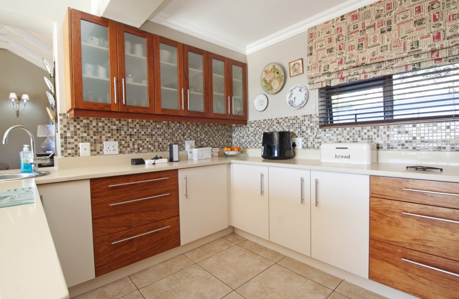 4 Bedroom Property for Sale in Stonehaven Estate Western Cape